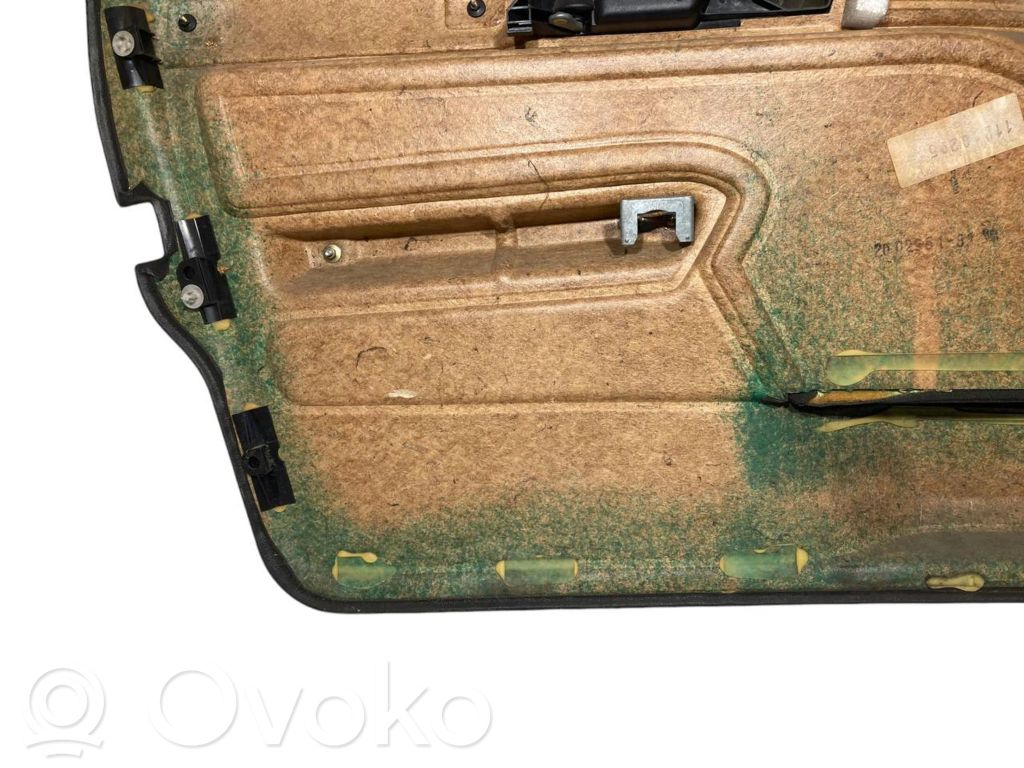 Priekšējo durvju apdare