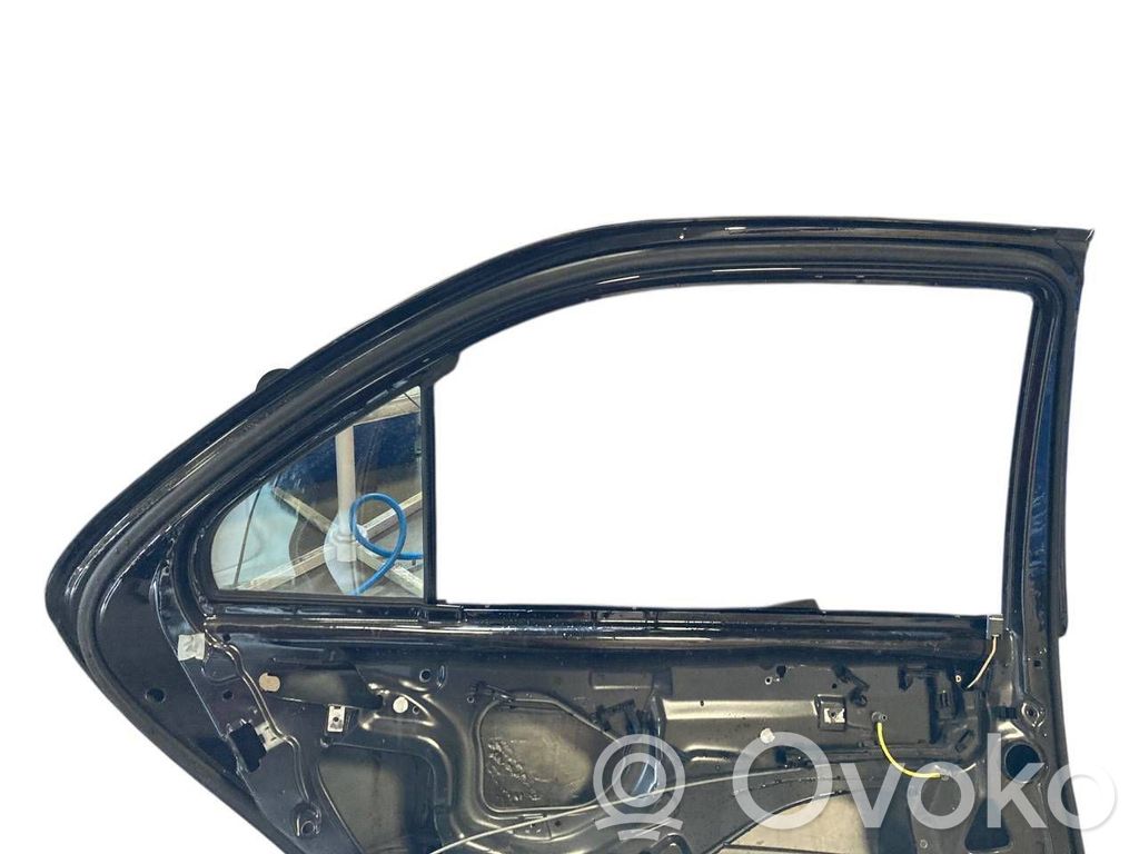 Aizmugurējās durvis