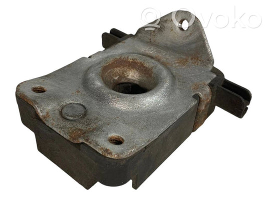 Замок капота двигателя