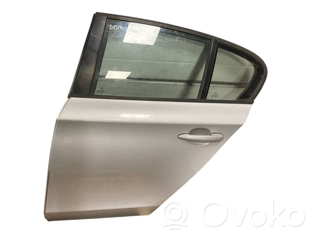 Aizmugurējās durvis