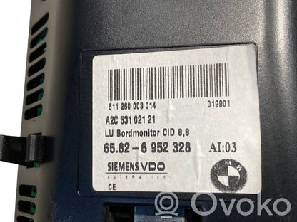 Ekrāns / displejs / mazais ekrāns