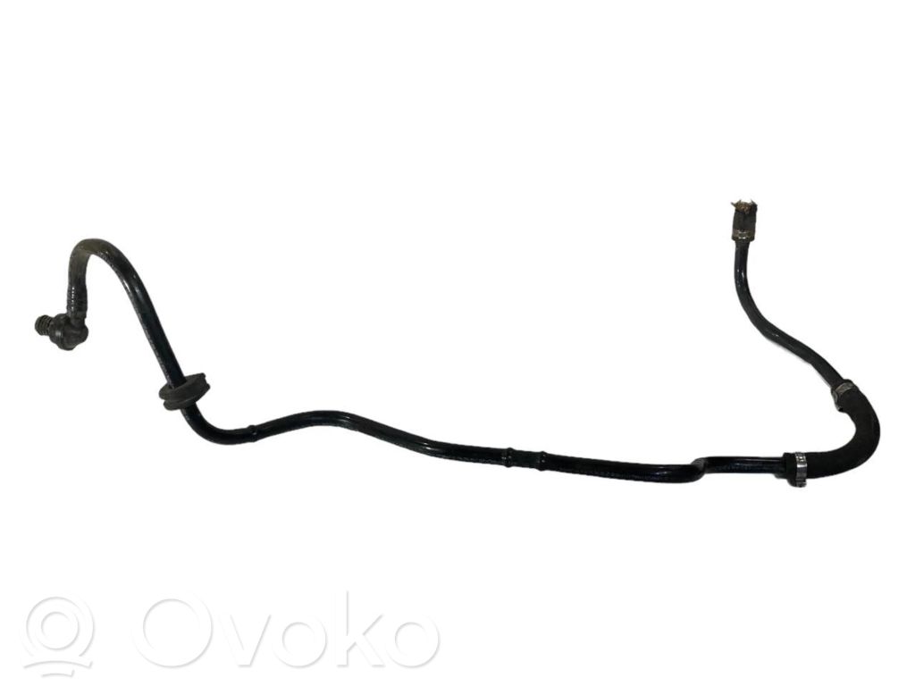 Caurulīte (-es) / šļūtene (-es)