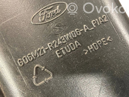 (B) statņa dekoratīvā apdare (apakšdaļa)