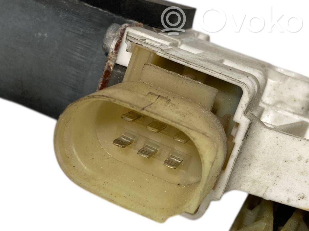 Priekšpusē elektriskā loga pacelšanas mehānisma komplekts