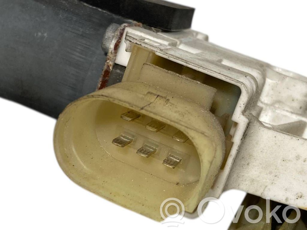 Priekšpusē elektriskā loga pacelšanas mehānisma komplekts