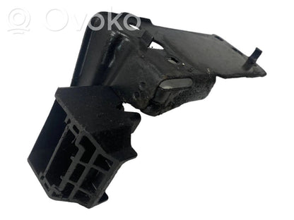 Radiatora (-u) turētājs / kronšteins