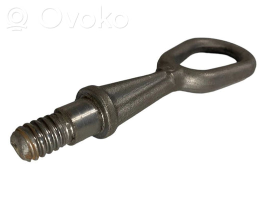 Буксировочный крюк