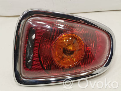 Задний фонарь в кузове