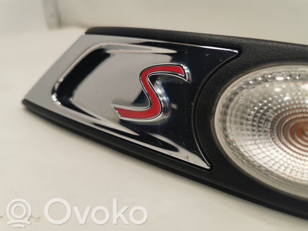 Spārna pagrieziena lukturis