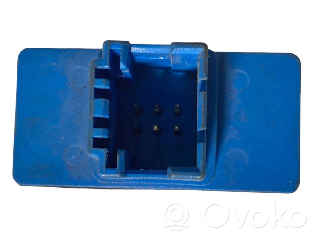 Pretslīdes (ASR) slēdzis