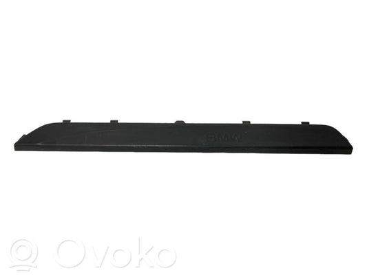 Priekšējā sliekšņa dekoratīvā apdare (iekšējā)