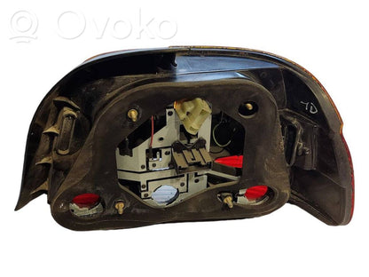 Aizmugurējais lukturis virsbūvē