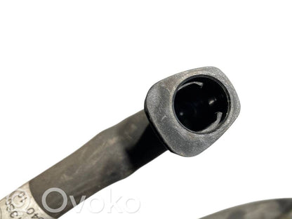 Lukturu mazgāšanas šķidruma trubiņa (-as)