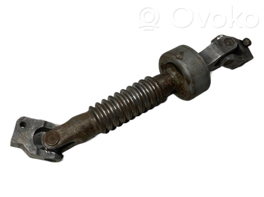 Steering wheel axle cross-joint