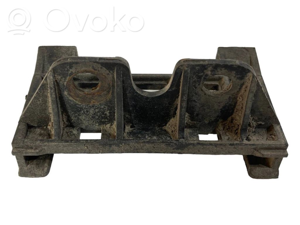 Aizmugurējā bufera montāžas kronšteins