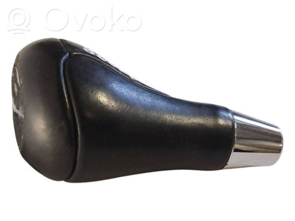 Ātrumu pārslēgšanas sviras dekoratīvā apdare (āda, uzgalis)