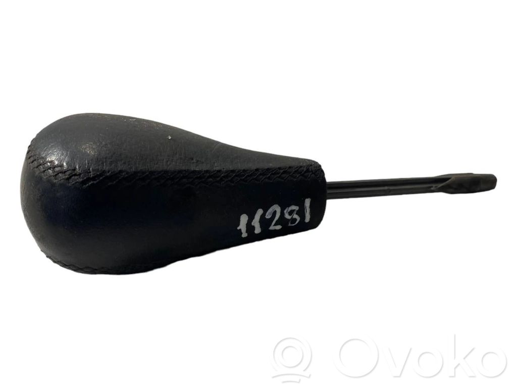 Ātrumu pārslēgšanas sviras dekoratīvā apdare (āda, uzgalis)