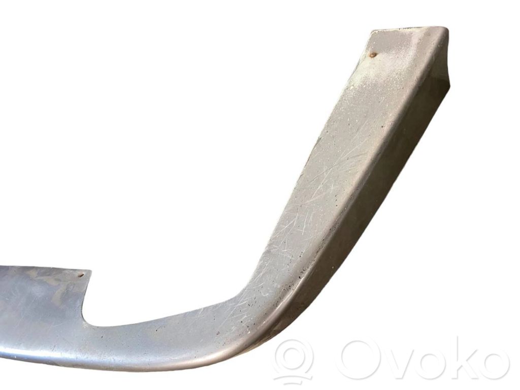 Apakšējā bampera daļa