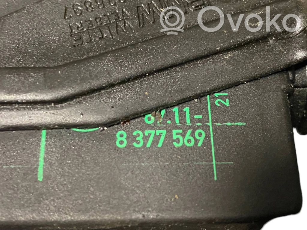 Aizmugurējā pārsega slēdzene