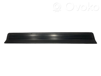Front sill trim (inner)