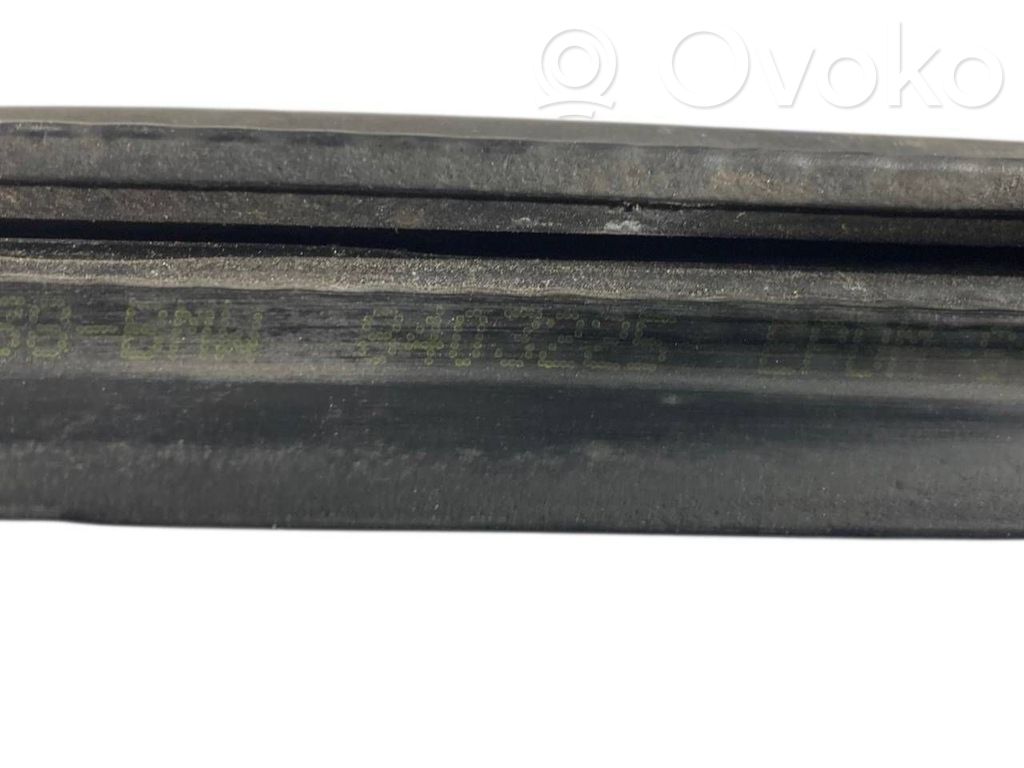 Резиновая накладка (на дверь багажника)