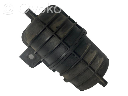 Vacuum air tank
