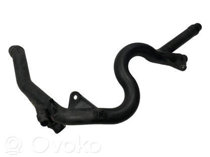 Caurulīte (-es) / šļūtene (-es)