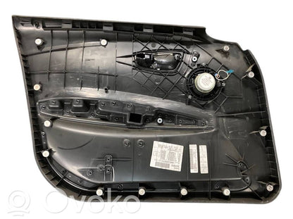 Priekšējo durvju apdare