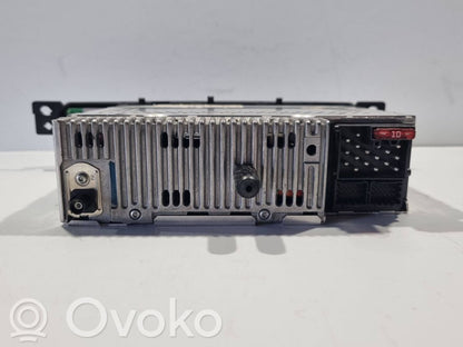 Radio / CD/DVD atskaņotājs / navigācija