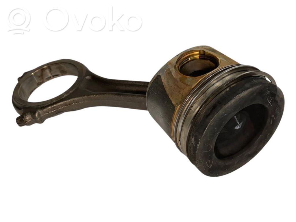 Piston with connecting rod
