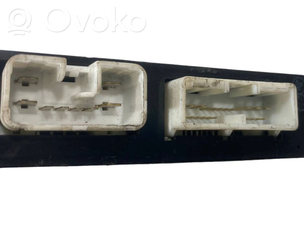 Durvju vadības bloks