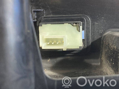 Kāju zonas sānu dekoratīvā apdare