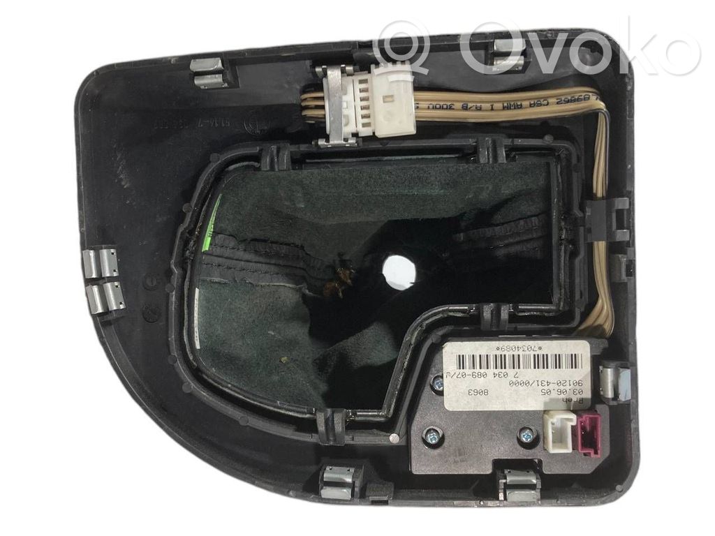 Ātrumu pārslēgšanas sviras dekoratīvā apdare (plastmasas)