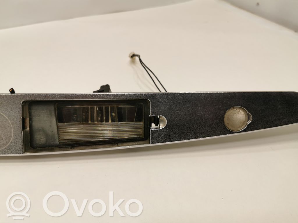 Полоса освещения номерного знака багажника