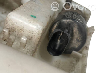 Logu šķidruma tvertne