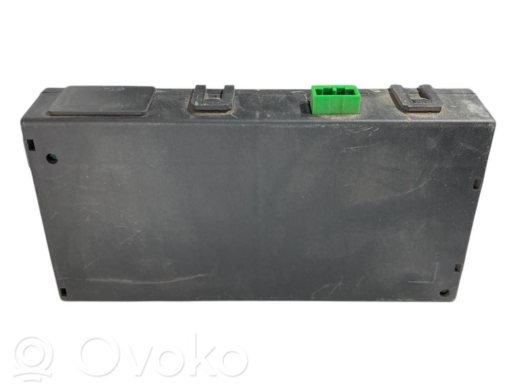 Piekabes āķa vadības bloks