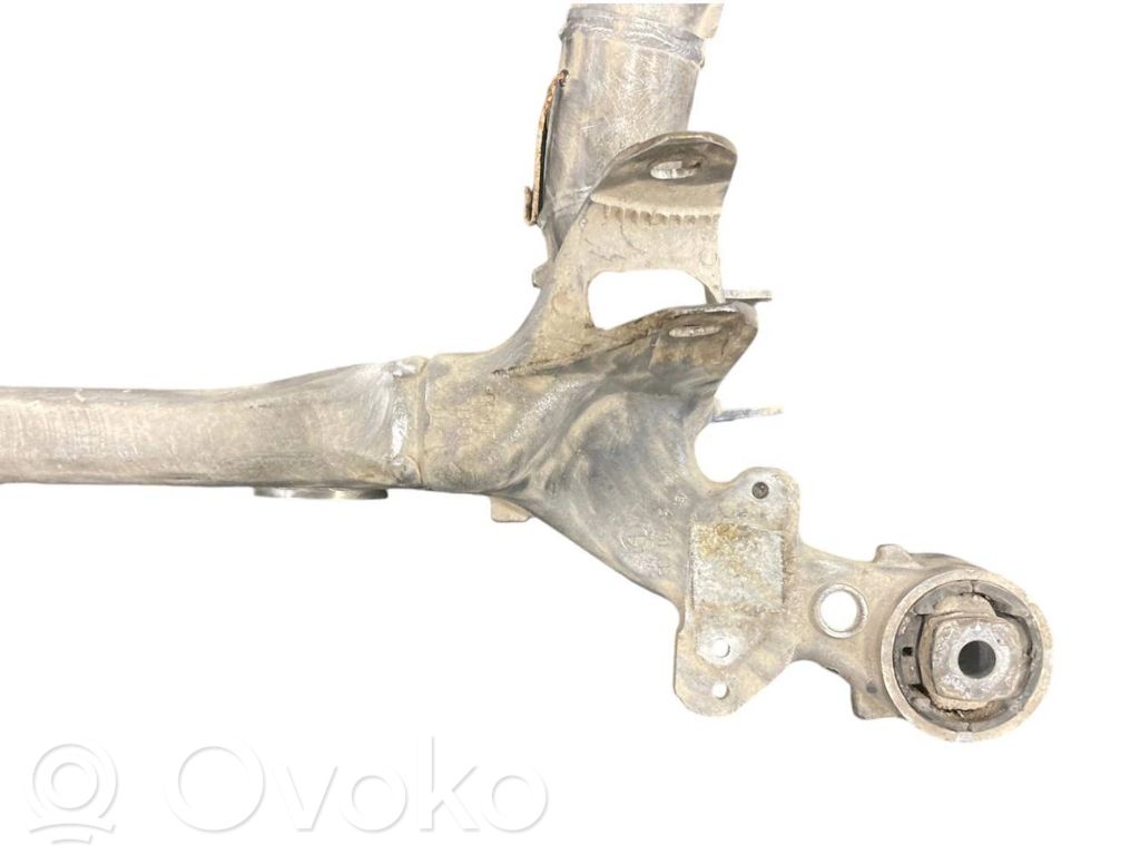 Pusrāmis aizmugurējais / priekšējais