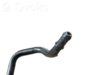 Caurulīte (-es) / šļūtene (-es)