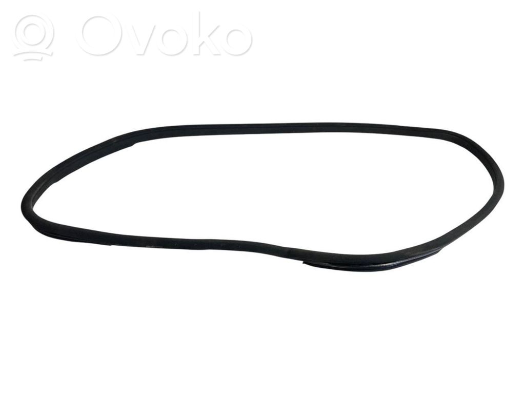 Priekšpusē apdares gumija (virsbūvē)