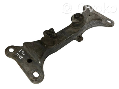 Кронштейн крепления трансмиссии