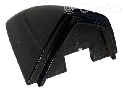 Priekšpusē durvju roktura vāciņš