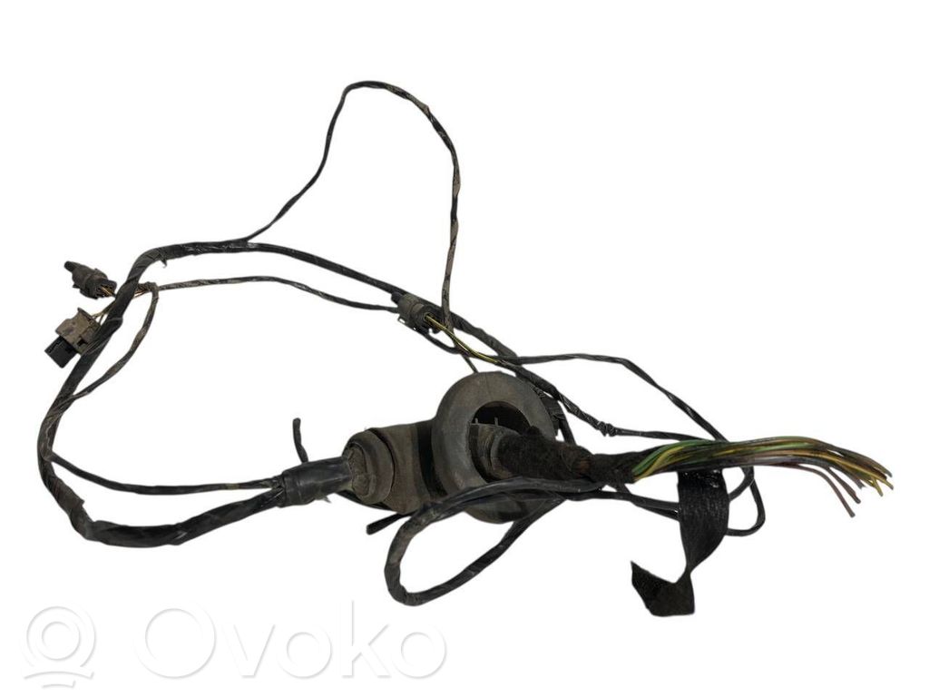 Parkošanas (PDC) sensoru vadu instalācija