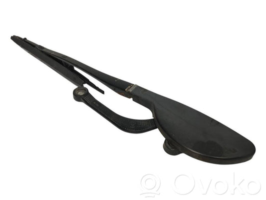 Priekšējā loga tīrītāja kājiņa