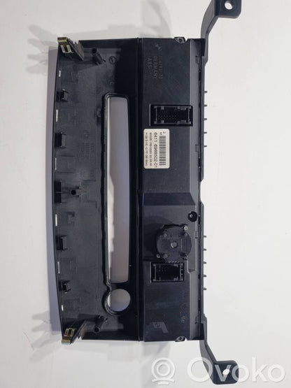 Gaisa kondicioniera / klimata kontroles / salona apsildes vadības bloks (salonā)