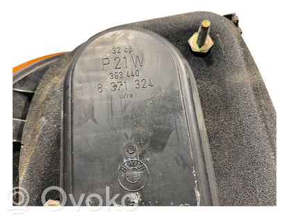 Aizmugurējais lukturis virsbūvē