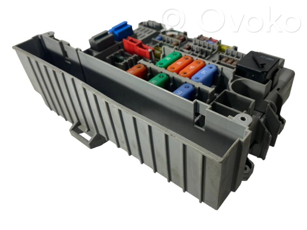 Fuse block