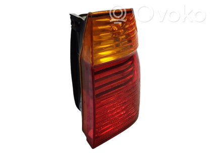 Aizmugurējais lukturis virsbūvē