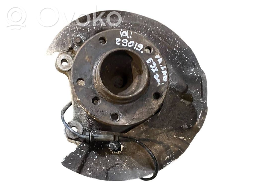 Priekšējā riteņa rumbas vārpstas šarnīrs (stupica, capfa)