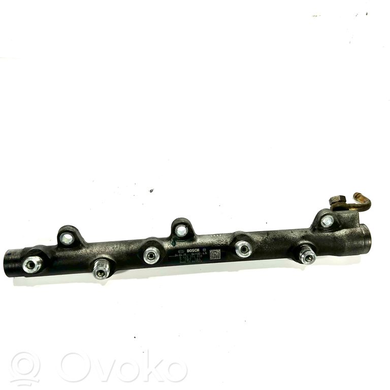 Fuel main pipe