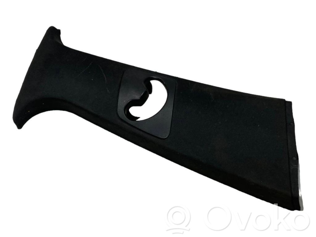 (B) statņa dekoratīvā apdare (augšdaļa)